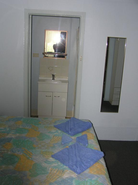 Sapphire Motel Korora Bagian luar foto